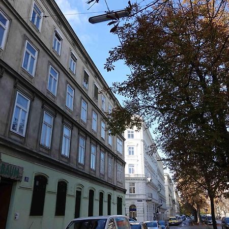 Studio U Parkplatz, Zentrale Ruhelage Neben Grunoase Apartment Vienna Exterior photo
